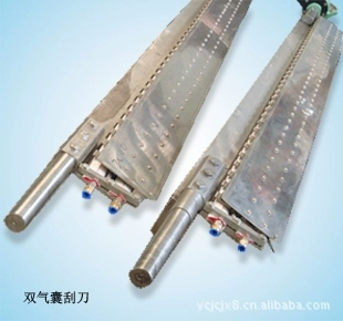 Dual-airbag doctor blade assemblies